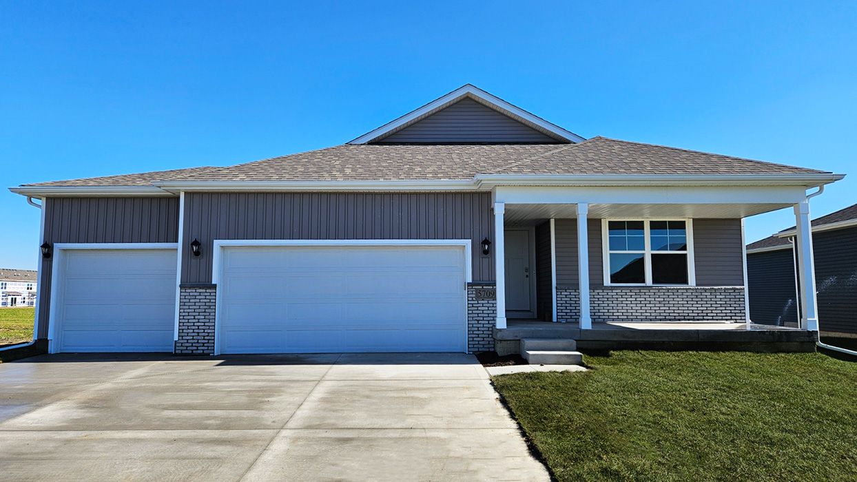 Hamilton - Stonebridge: Altoona, Iowa - D.R. Horton