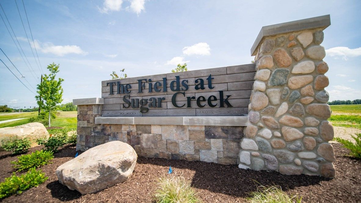 casa en Fields at Sugar Creek por D.R. Horton Basic