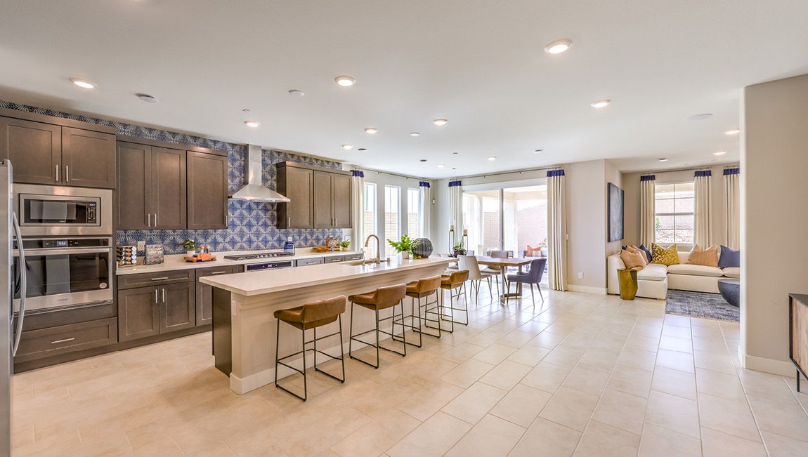 casa en Symmetry Summit Phase II at Cadence por D.R. Horton Basic