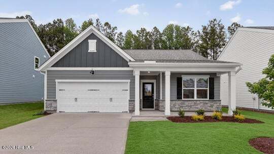 Cali - Tyler - Home on the Lake: New Bern, North Carolina - D.R. Horton Basic