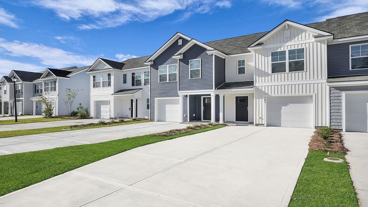 Pine Hills Townhomes at Cane Bay by D.R. Horton - Summerville, SC