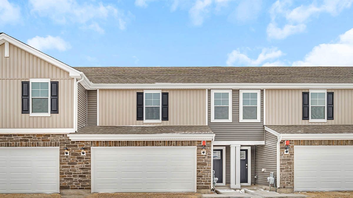 Tallmadge - Grande Reserve Townhomes: Yorkville, Illinois - D.R. Horton