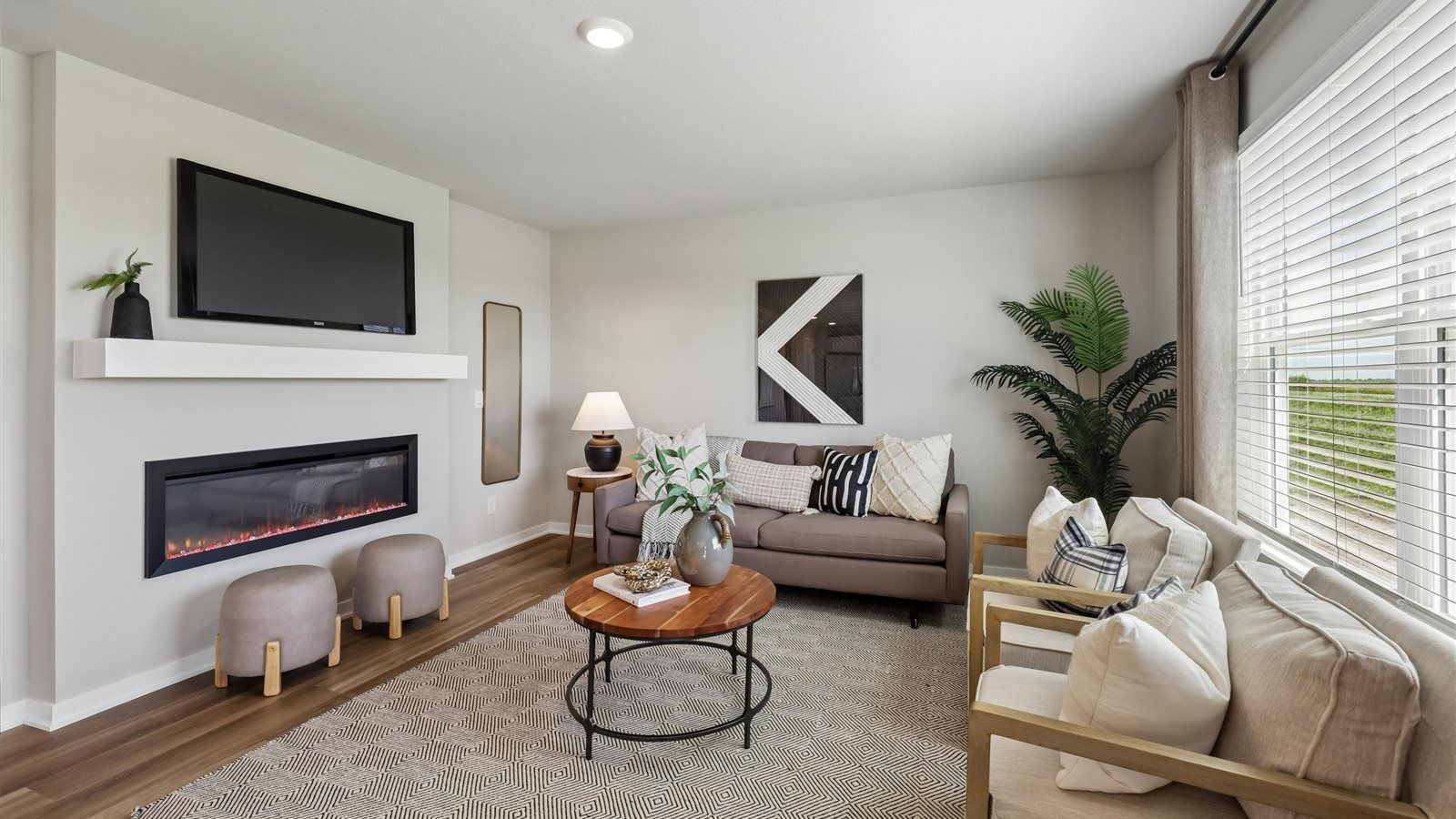 casa en Waterford Pointe Express por D.R. Horton