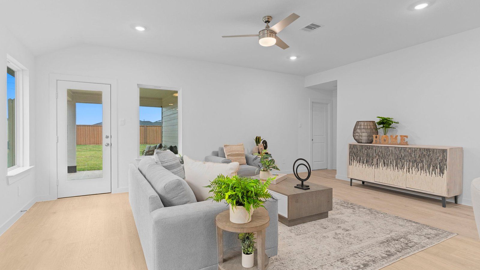LAKEWAY - Holly Ridge: Rosenberg, Texas - D.R. Horton Basic