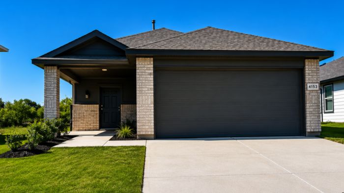 ESTERO - Sunnycreek: Crowley, Texas - D.R. Horton