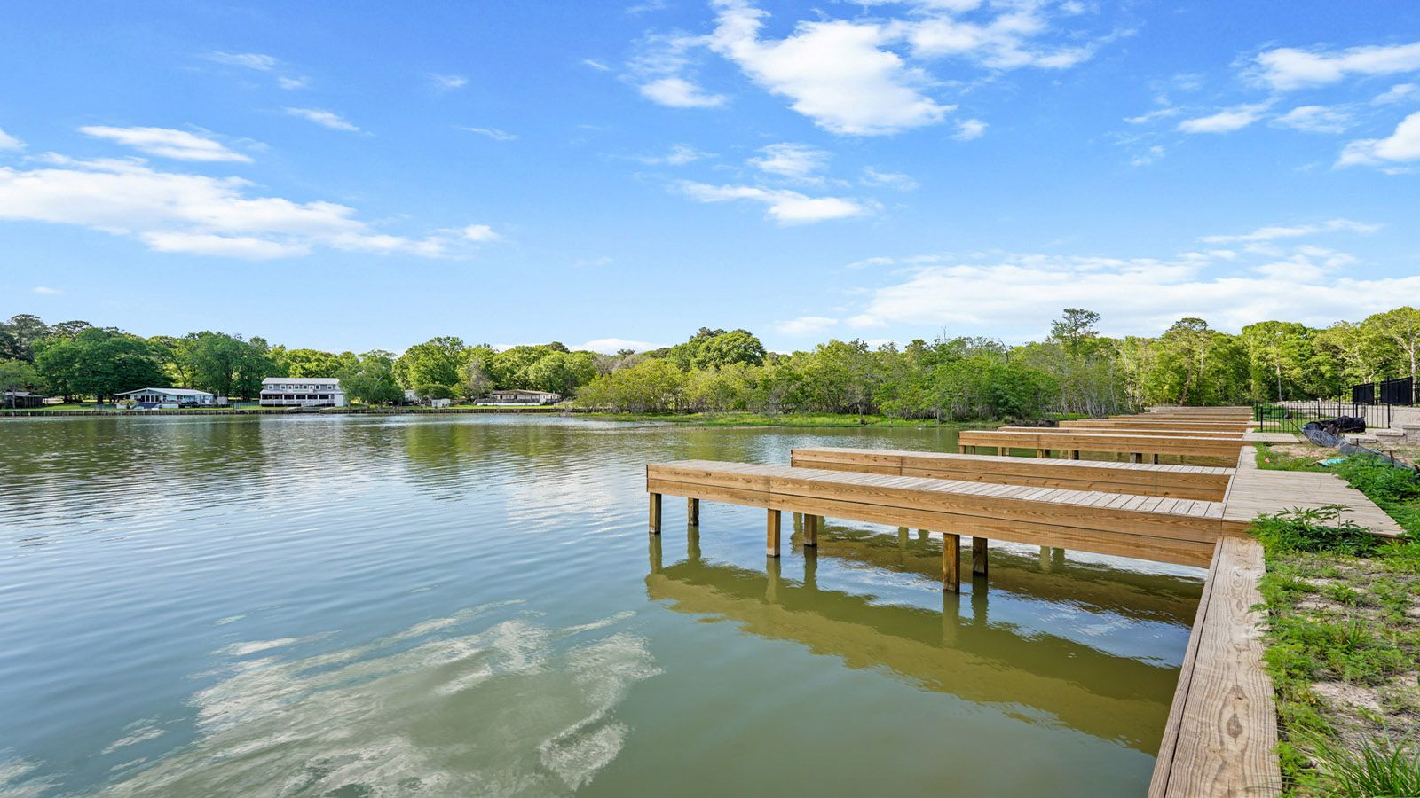 casa en Lake Conroe Cove por D.R. Horton Basic