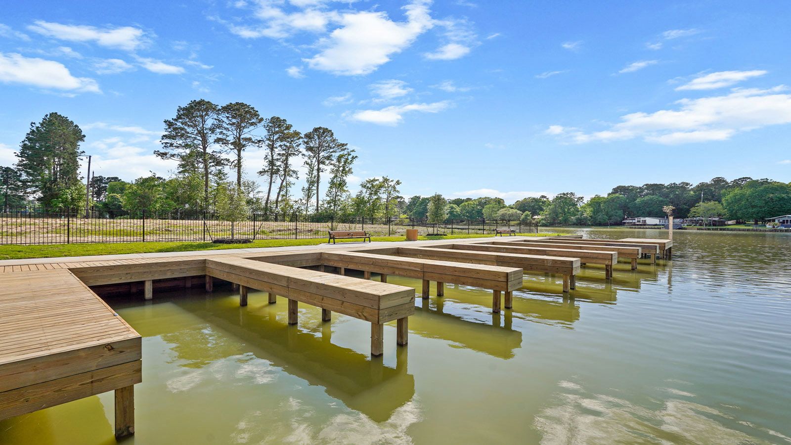 casa en Lake Conroe Cove por D.R. Horton Basic