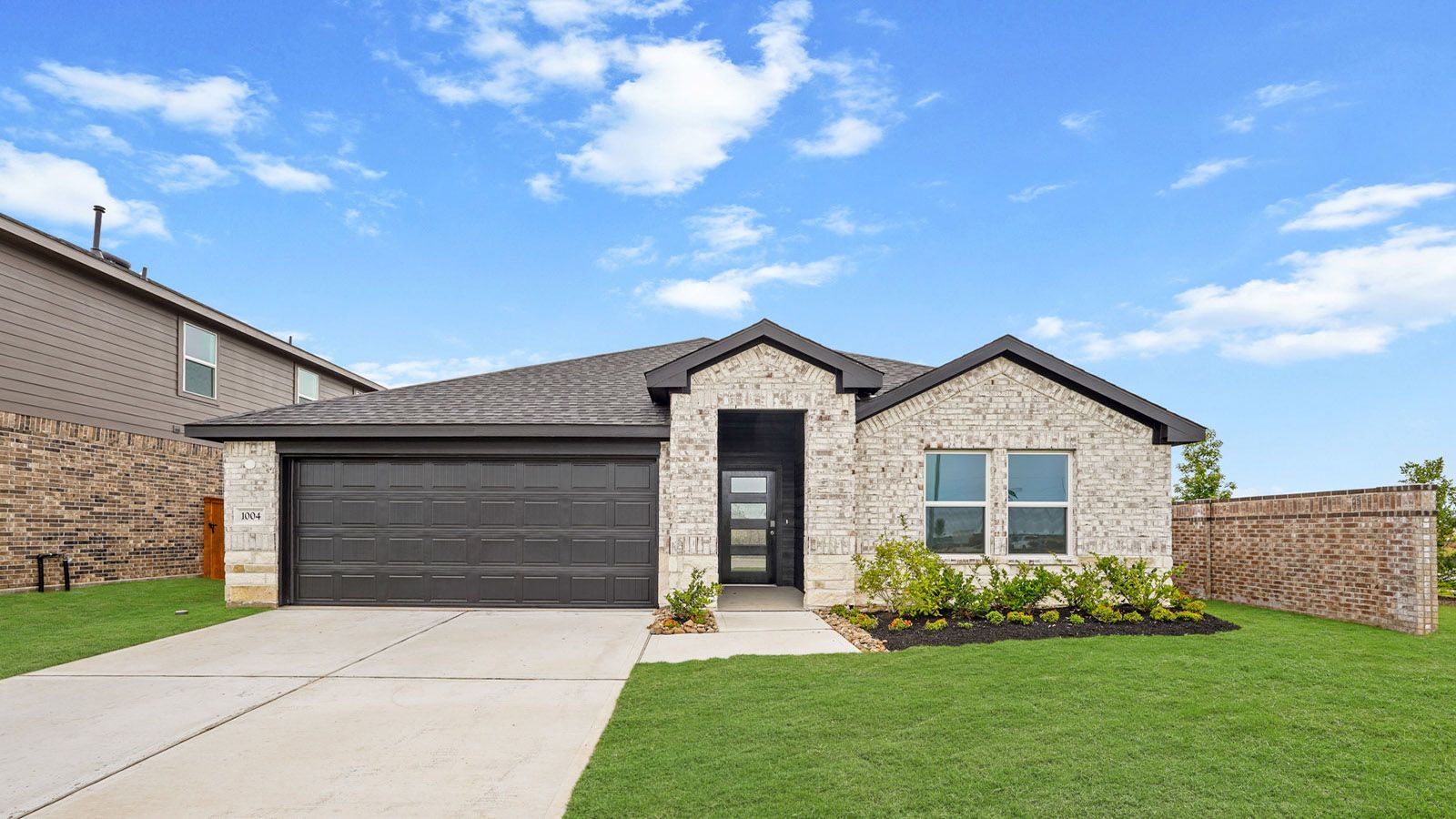 Texas Cali - Sunterra Lakes: Brookshire, Texas - D.R. Horton Basic