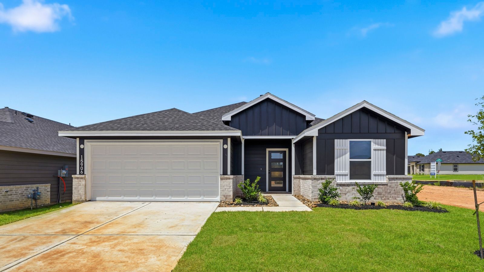 Denton - Chapel Lakes: Montgomery, Texas - D.R. Horton Basic