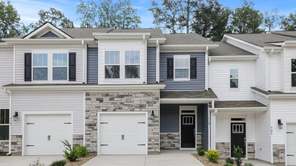719 Lesbury Lane (LANSING)