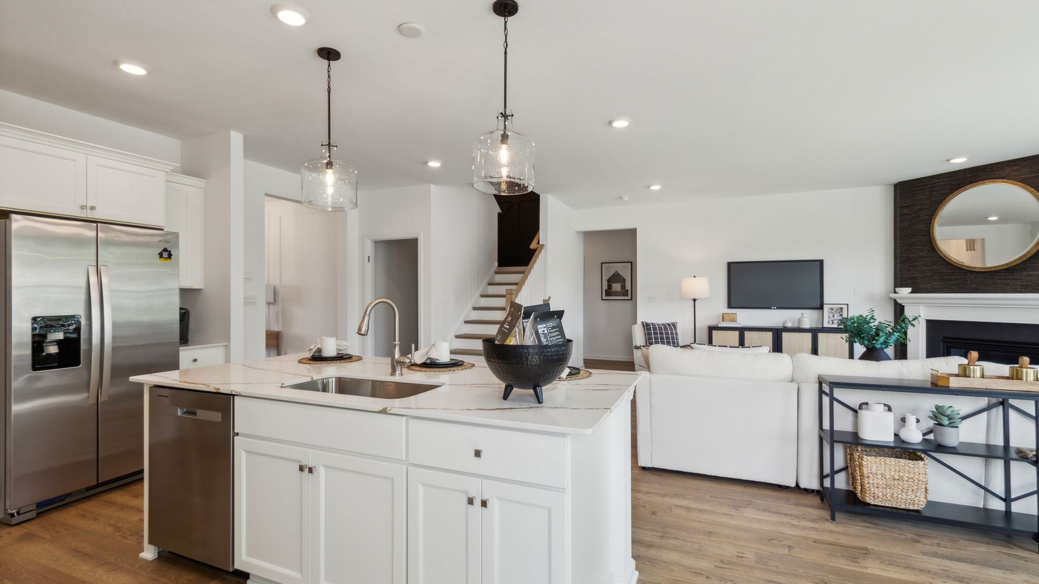 casa en Farmhouse Village por D.R. Horton Basic