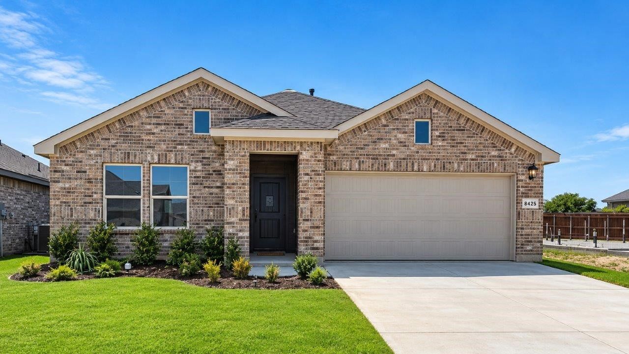 TEXAS CALI - Rosewood at Beltmill: Fort Worth, Texas - D.R. Horton
