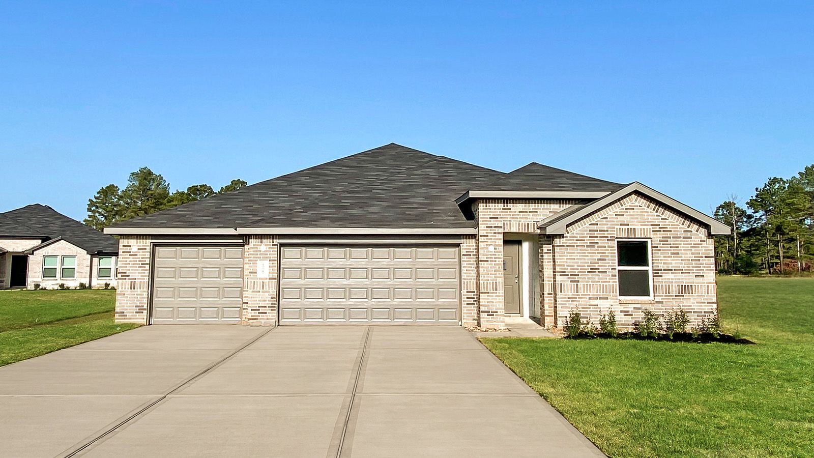 Courtland - East Williams Cove: Conroe, Texas - D.R. Horton Basic