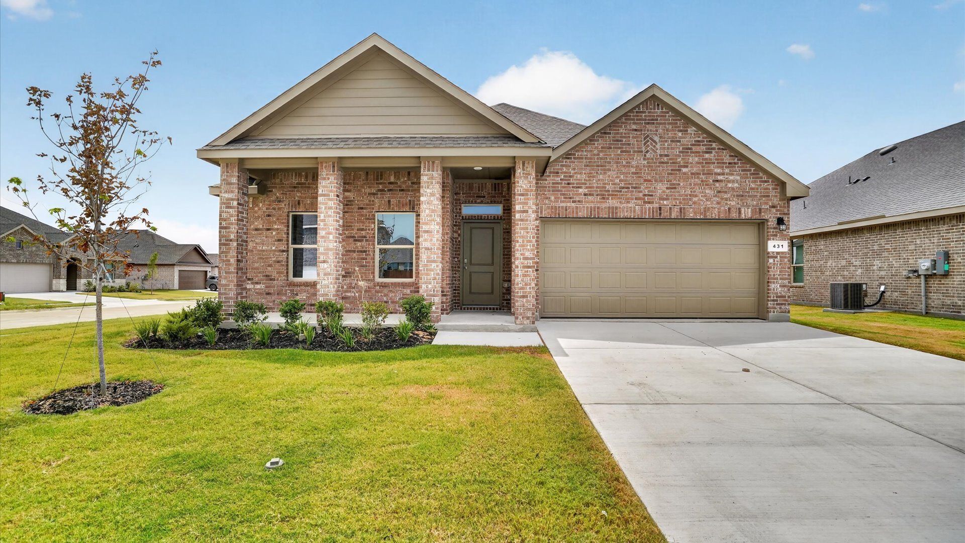 STARKVILLE - Saratoga: Granbury, Texas - D.R. Horton