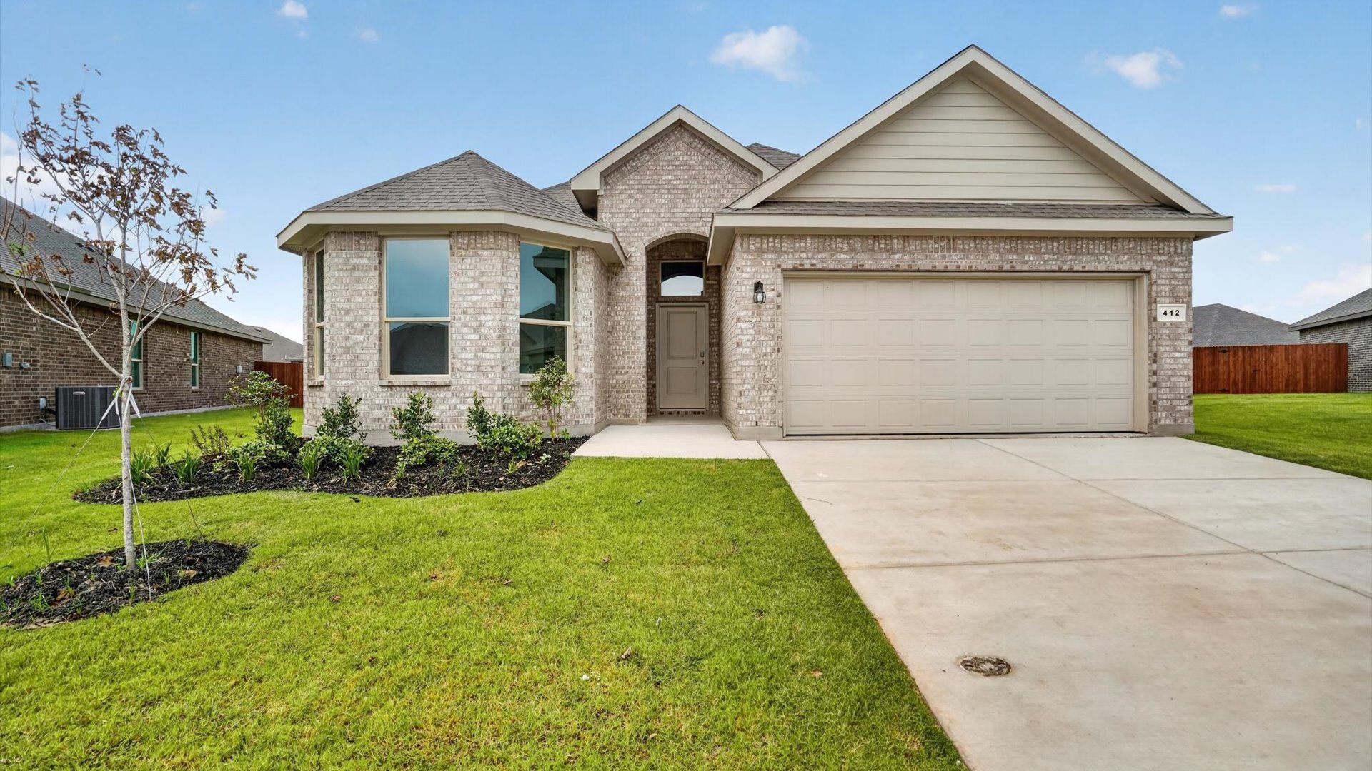 OXFORD - Saratoga: Granbury, Texas - D.R. Horton