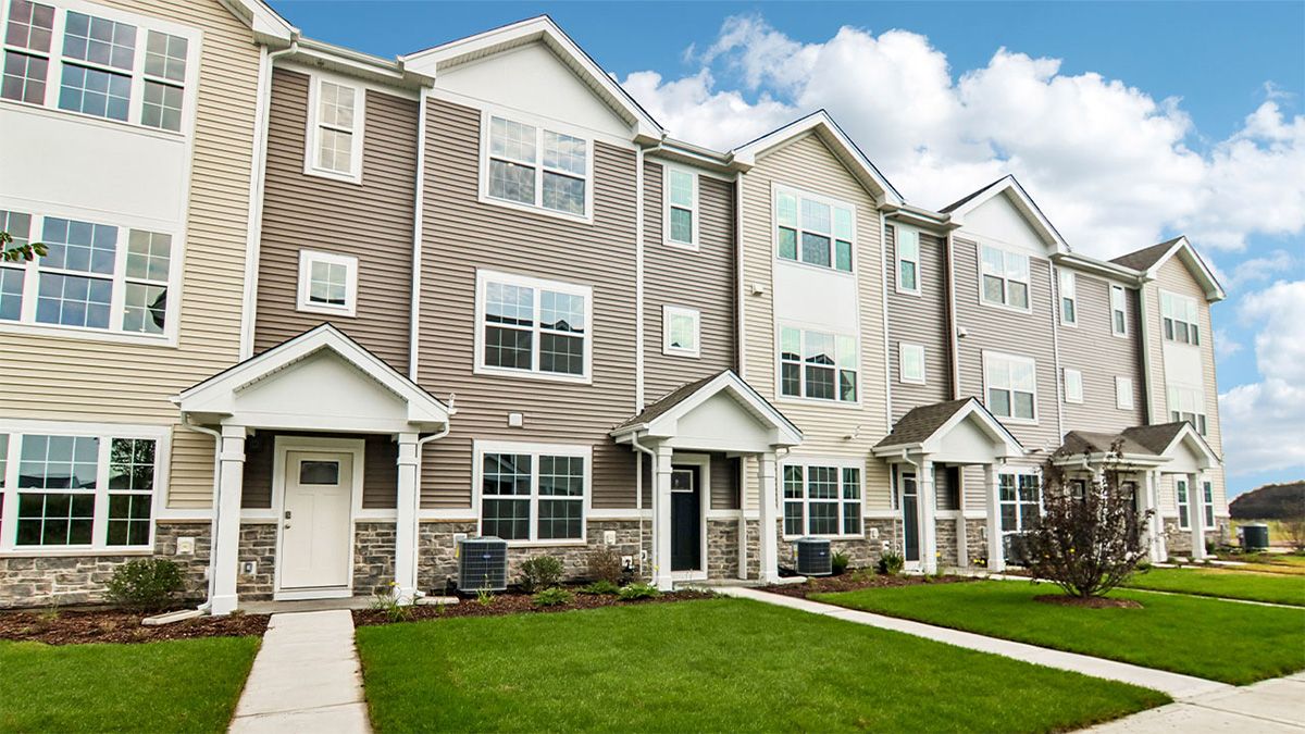 GRANT - Cambridge Lakes North Townhomes: Pingree Grove, Illinois - D.R. Horton