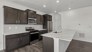 1923 Sorghum Way (PINE)