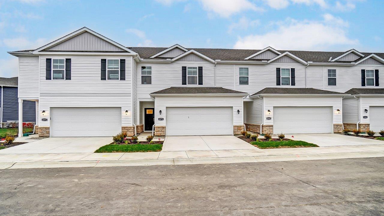 Tallmadge Townhome (Mid Unit) - Villas at Renner Park: Columbus, Ohio - D.R. Horton