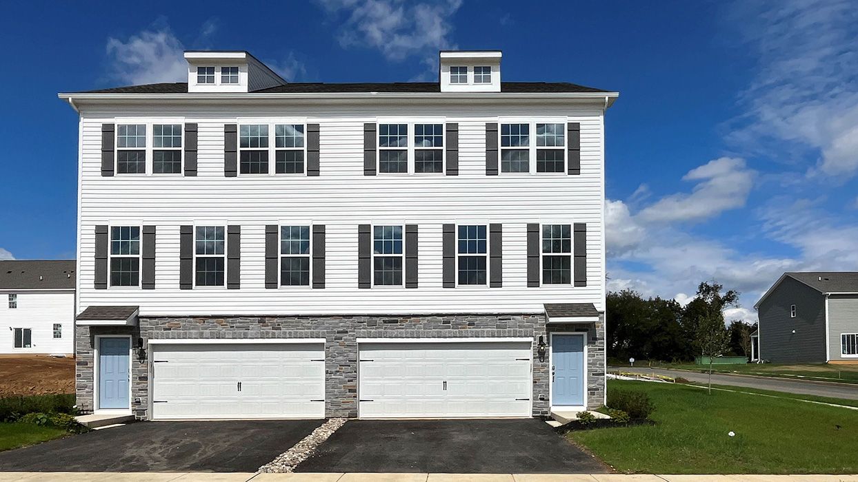 Regent - Lafayette Hills Twins: Easton, Pennsylvania - D.R. Horton Basic