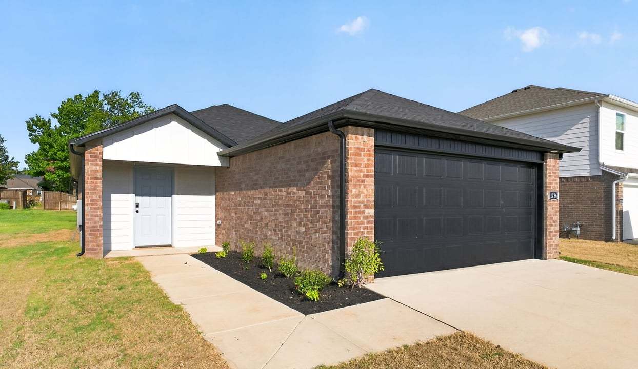 1695 Ridgeview Dr. Springdale, AR 72762
