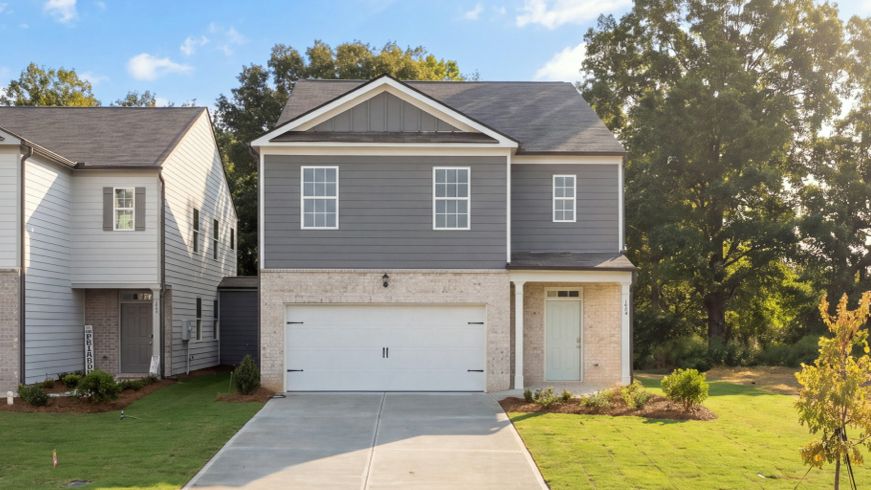 Aisle - Rolling Meadows: Jasper, Georgia - D.R. Horton