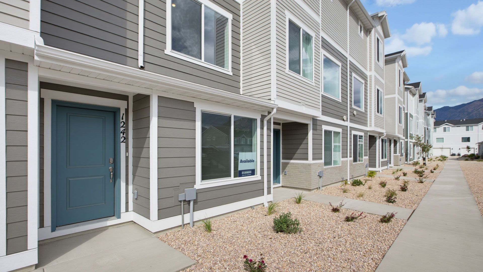 Dixon Creek Townhomes por D.R. Horton en Salt Lake City-Ogden Utah