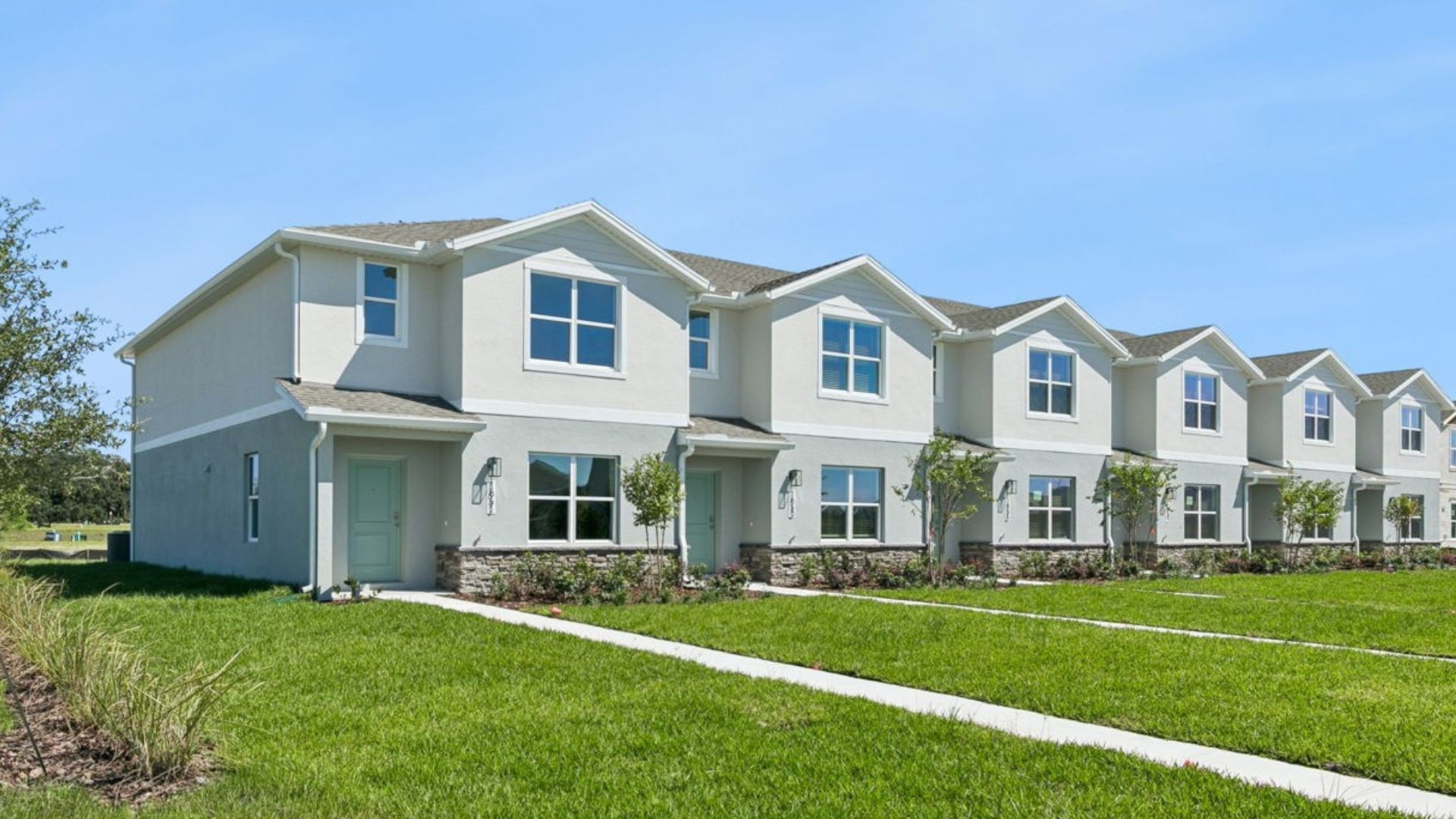 STERLING - INTERIOR UNIT - Kindred: Kissimmee, Florida - D.R. Horton
