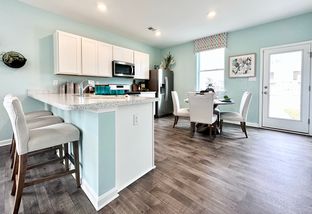 Riverwalk Terrace por D.R. Horton Basic en Eastern Shore Maryland