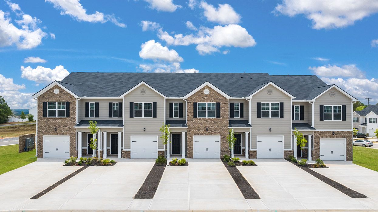 casa en The Parish at Flat Rock Townhomes por D.R. Horton
