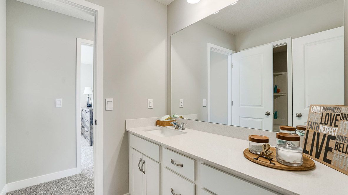 1634 Oak Creek Drive. Chaska, MN 55318