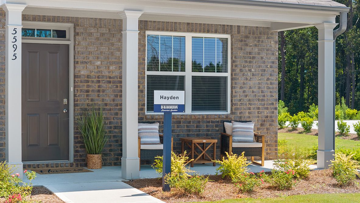 casa en Oaks at Cedar Grove por D.R. Horton