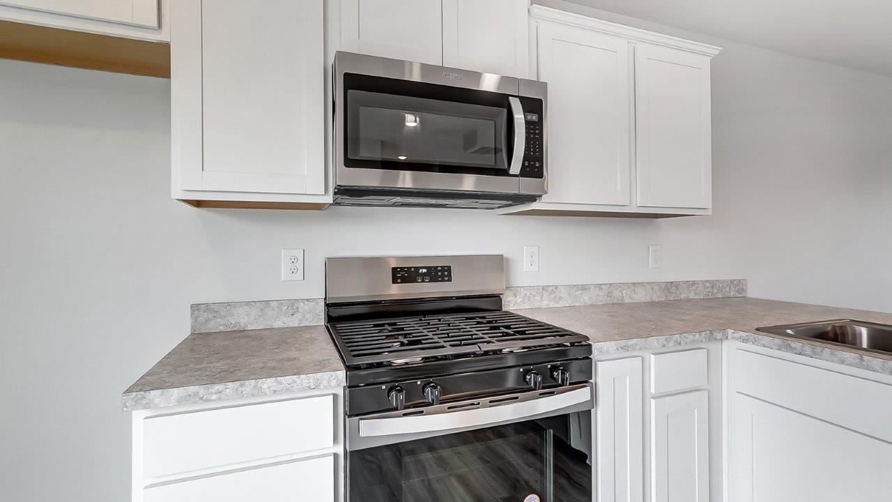 1380 Hansberry Drive. Lithopolis, OH 43136