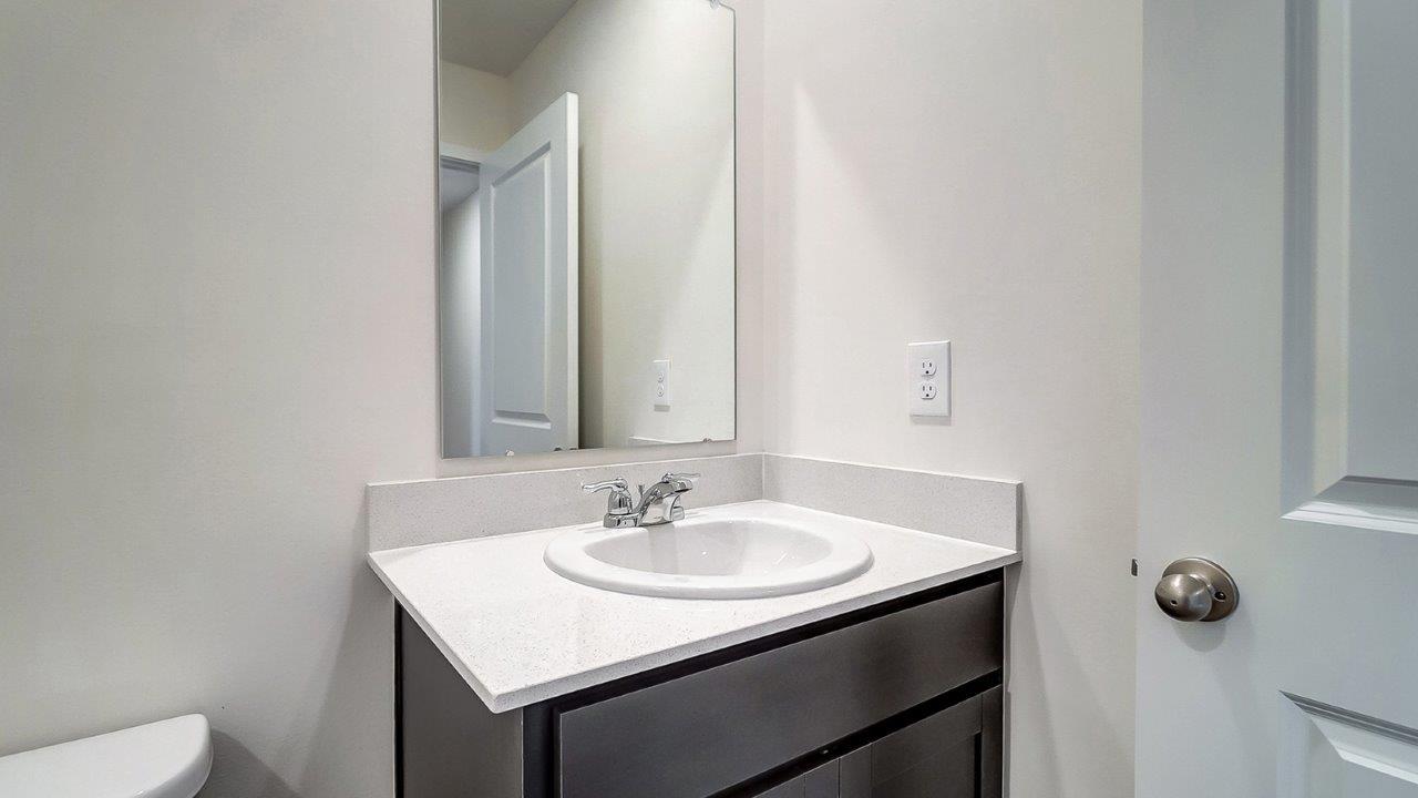 5 Walnut Mill Way. Ashville, OH 43103