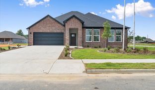 Brentwood Village por D.R. Horton Basic en Fayetteville Arkansas