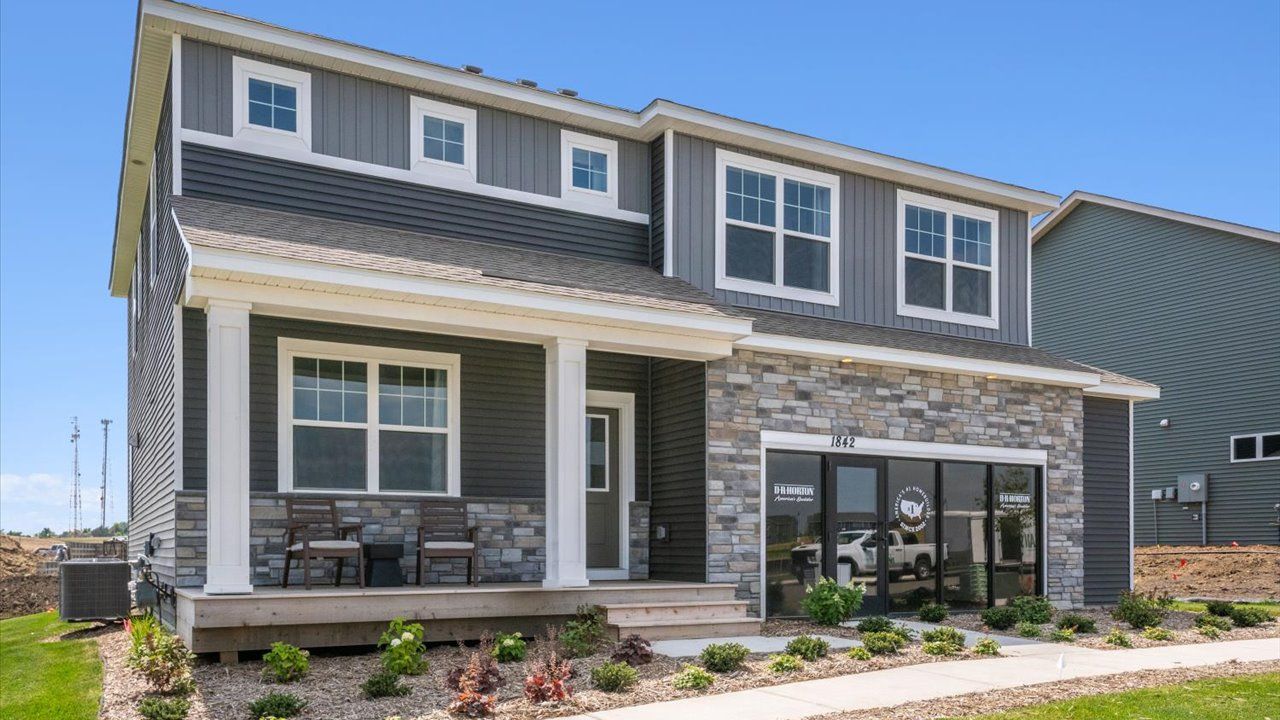 1878 Rainier Drive. Shakopee, MN 55379