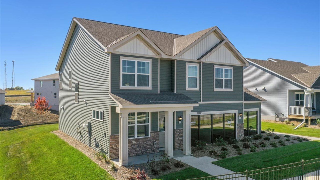 1878 Rainier Drive. Shakopee, MN 55379