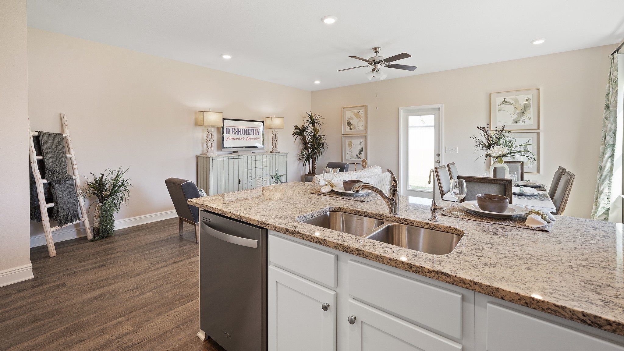 7102 Village Ln. Pensacola, FL 32504