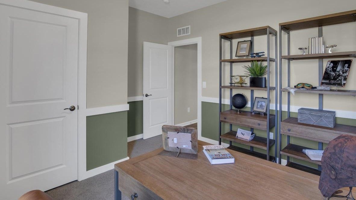 1704 Parkfield Way. Goshen, OH 45122