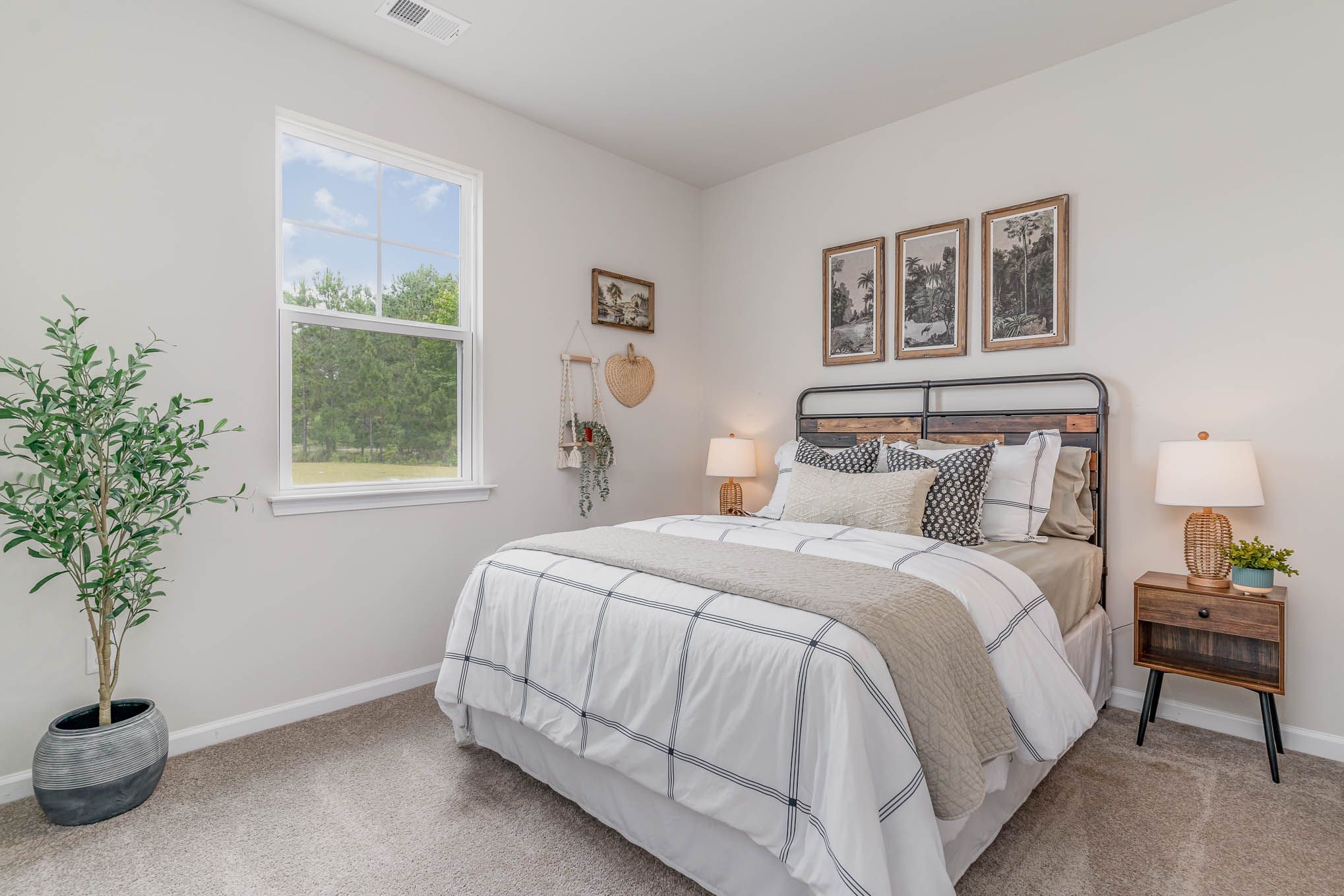 2083 East Paces Trail. Darlington, SC 29532