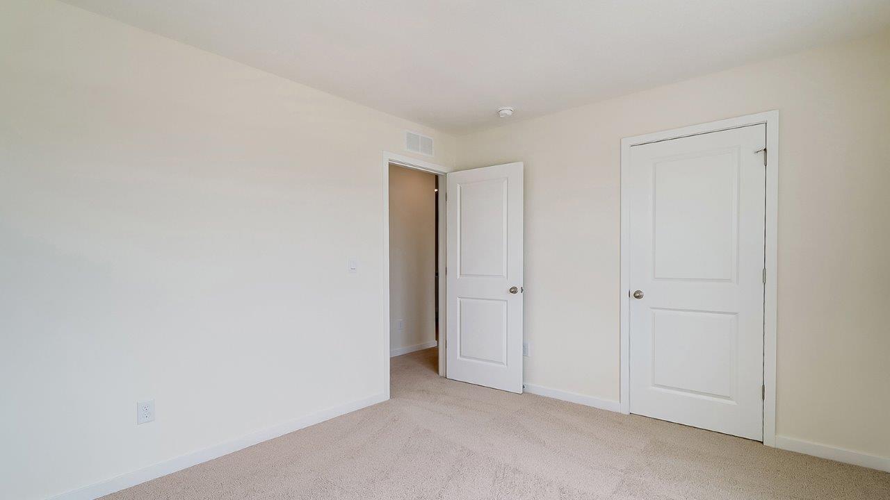 557 Park Vista Drive. Delaware, OH 43015