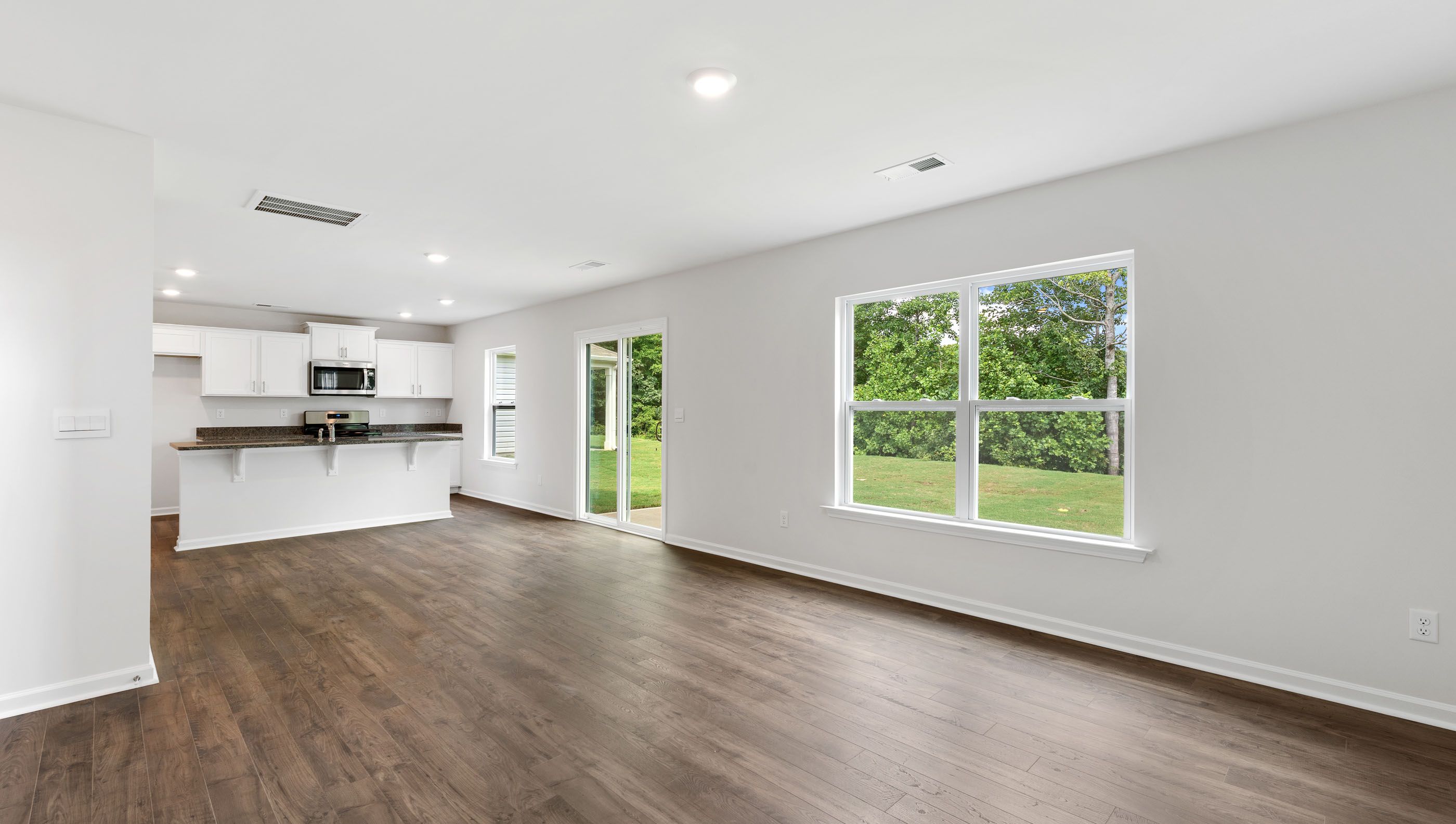 308 Valencia Circle. Wellford, SC 29385