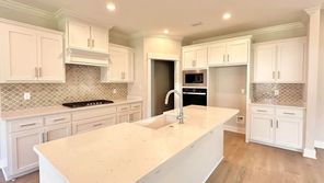 417 Bloomsbury Avenue (HICKORY)