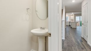 Summer - Saddle Club Estates Townhomes: Vancouver, Oregon - D.R. Horton Basic