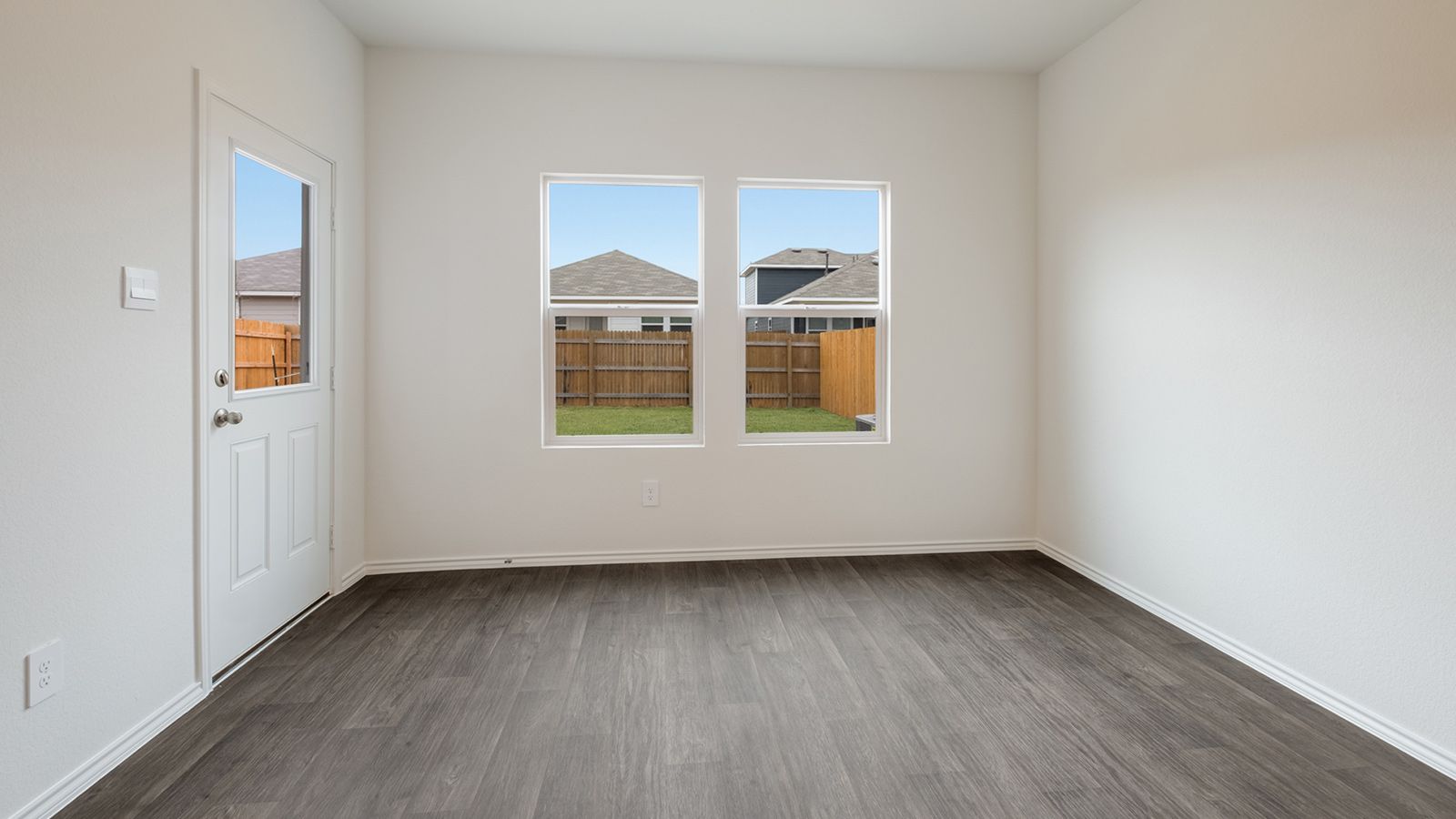 314 Arnold Loop. Uhland, TX 78640