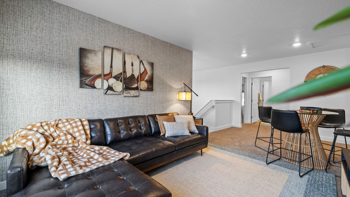 1425 S Lost Springs Drive. Washington, UT 84780