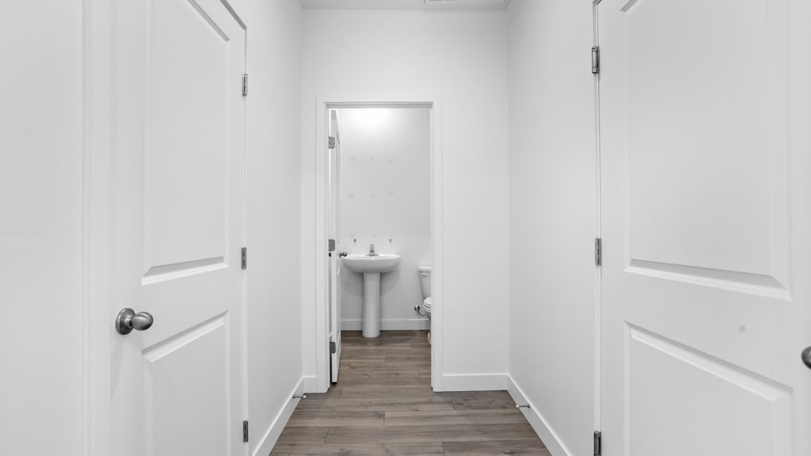 1425 S Lost Springs Drive. Washington, UT 84780