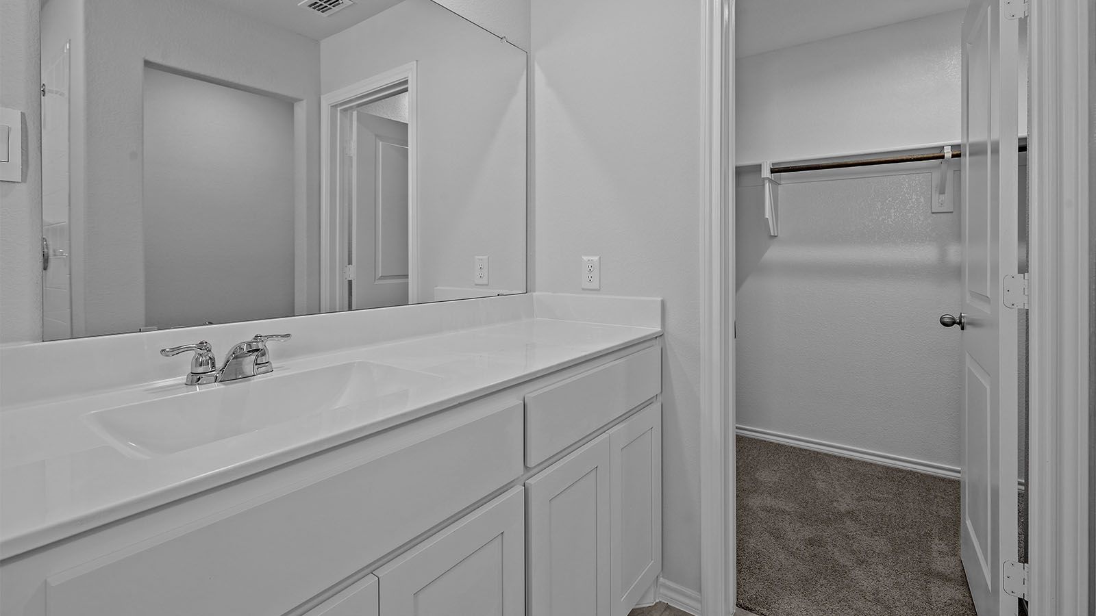 565 Sterling Thicket Lane. Ponder, TX 76259