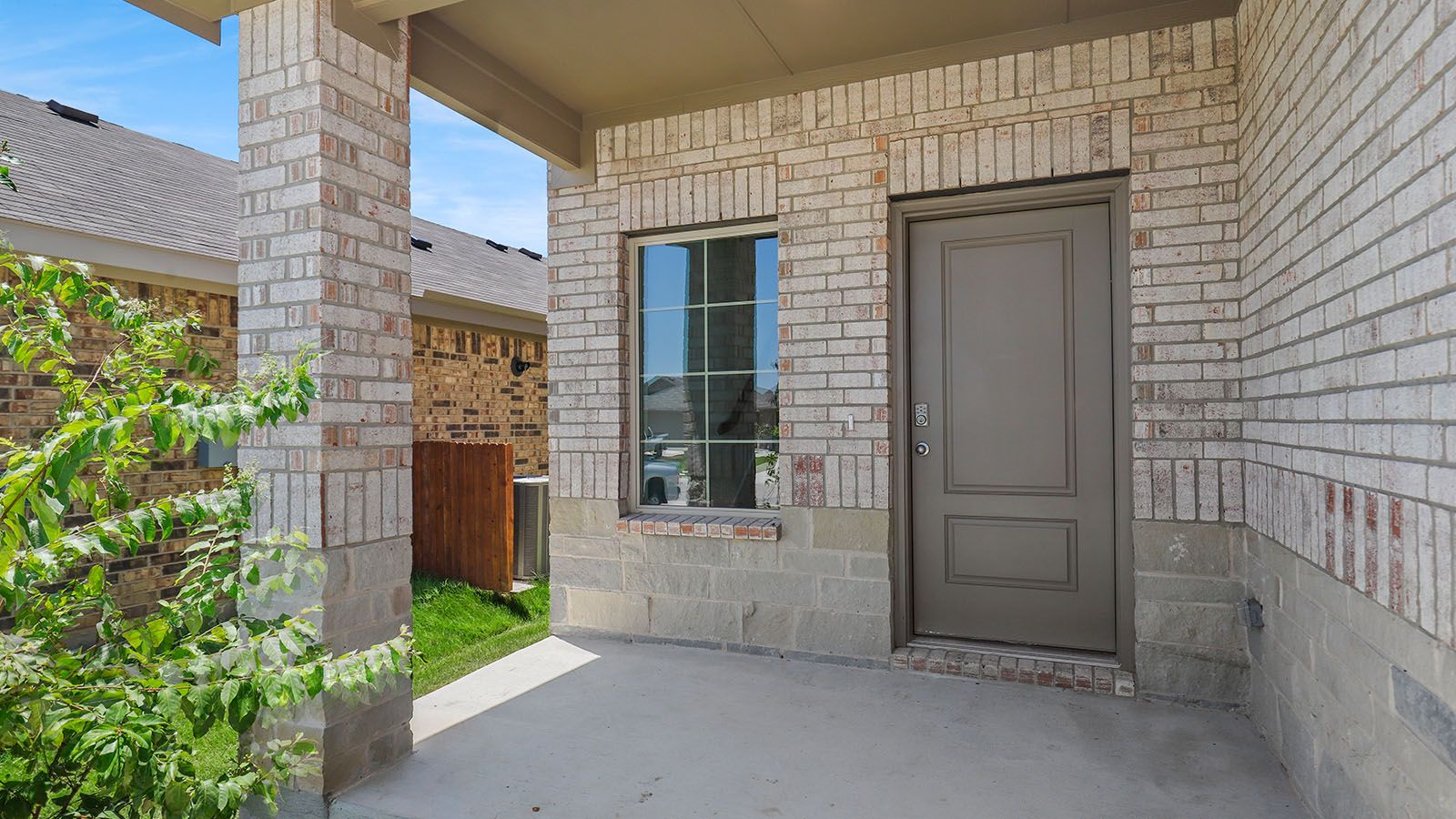 565 Sterling Thicket Lane. Ponder, TX 76259