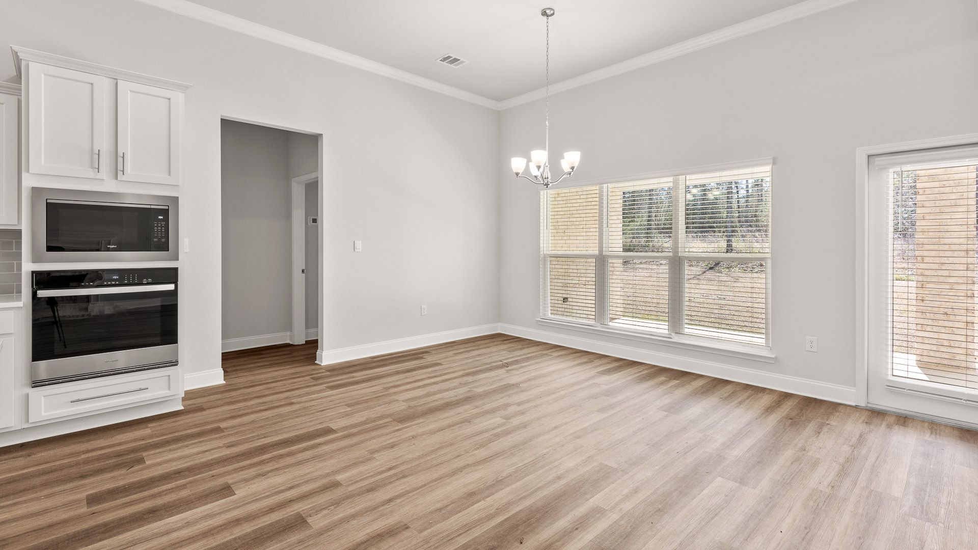 2382 Hamilton Ridge Drive East. Mobile, AL 36695