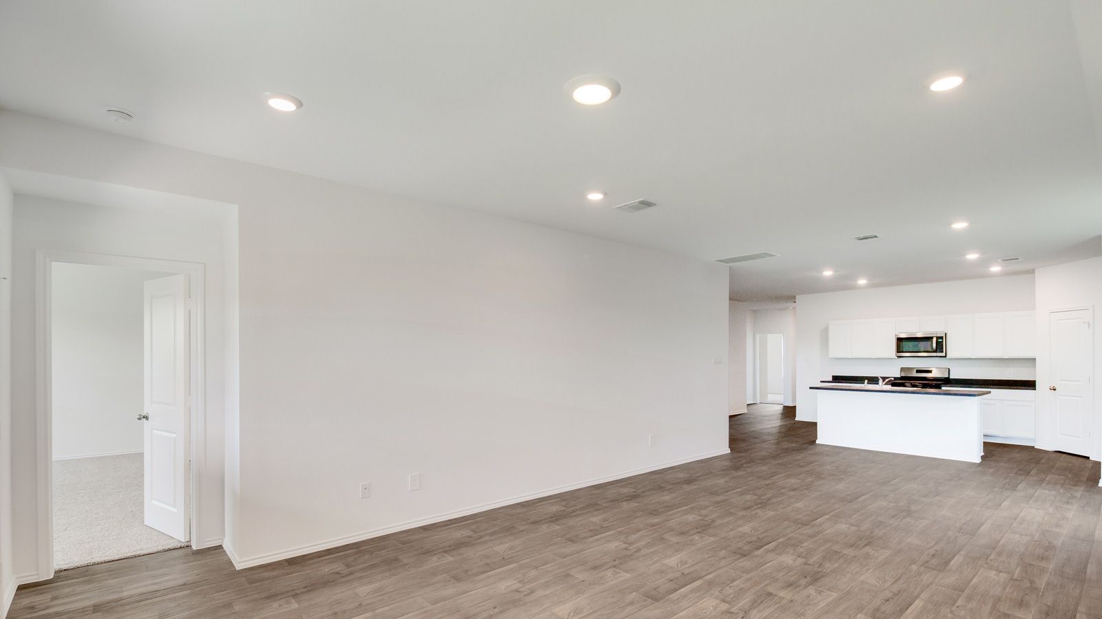 314 Arnold Loop. Uhland, TX 78640